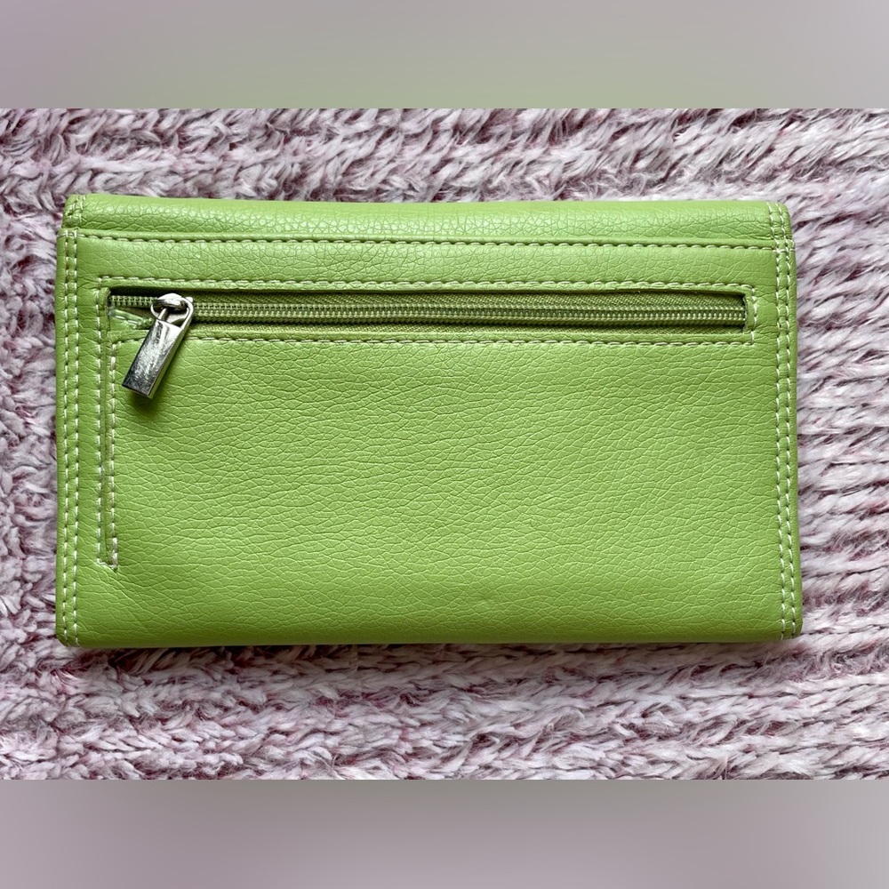 Green Wallet - Picture 2 of 5